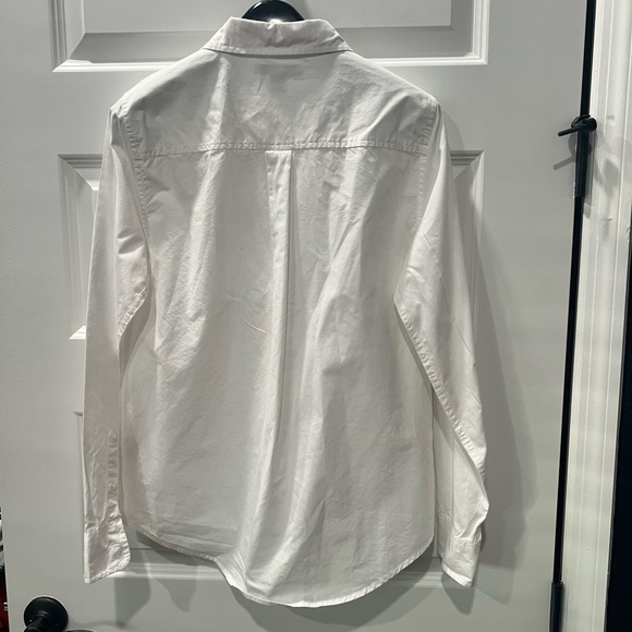 Amazon Essentials Women's Classic-Fit Long-Sleeve Button-Down Poplin Shirt - Picture 7 of 9